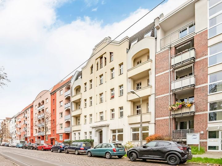 Vermietete Wohnung im gepflegten Altbau !