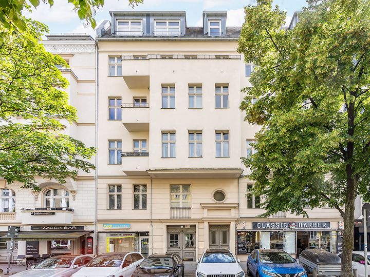 Einmalige Gelegenheit: Altbau mit möglicher Eigenbedarfsperspektive !