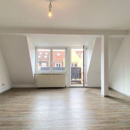 Maisonettewohnung mit Terrasse und Einbauküche !